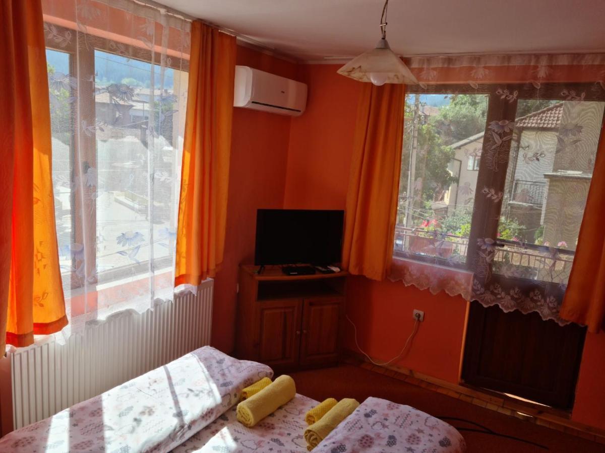 Фън Шуй Къща За Гости 88 Dobrinishte Buitenkant foto
