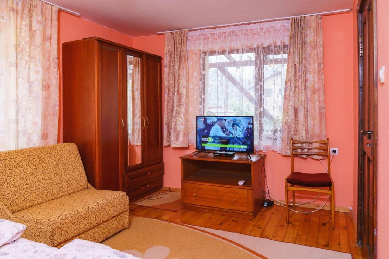 Фън Шуй Къща За Гости 88 Dobrinishte Buitenkant foto